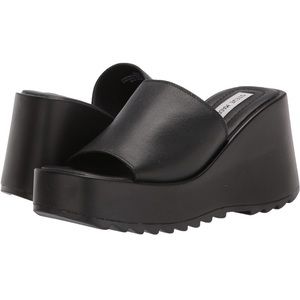 Size 6.5 Steve Madden Pepe30 Slide Sandal